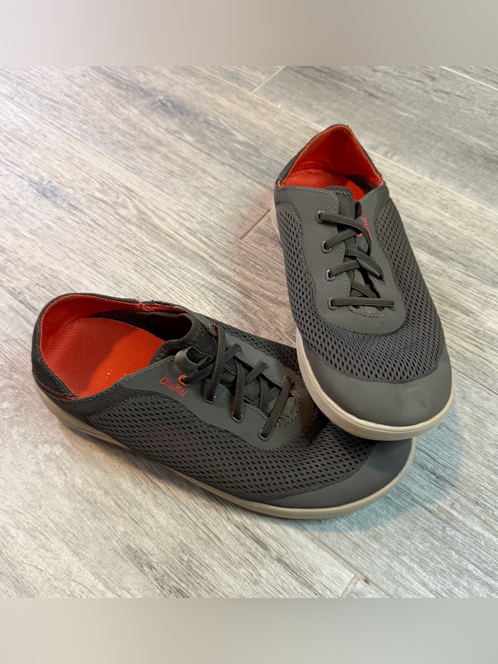 OluKai Moku Pae Men’s Boat Shoes Breathable Mesh Sneakers Gray Orange US 9.5
